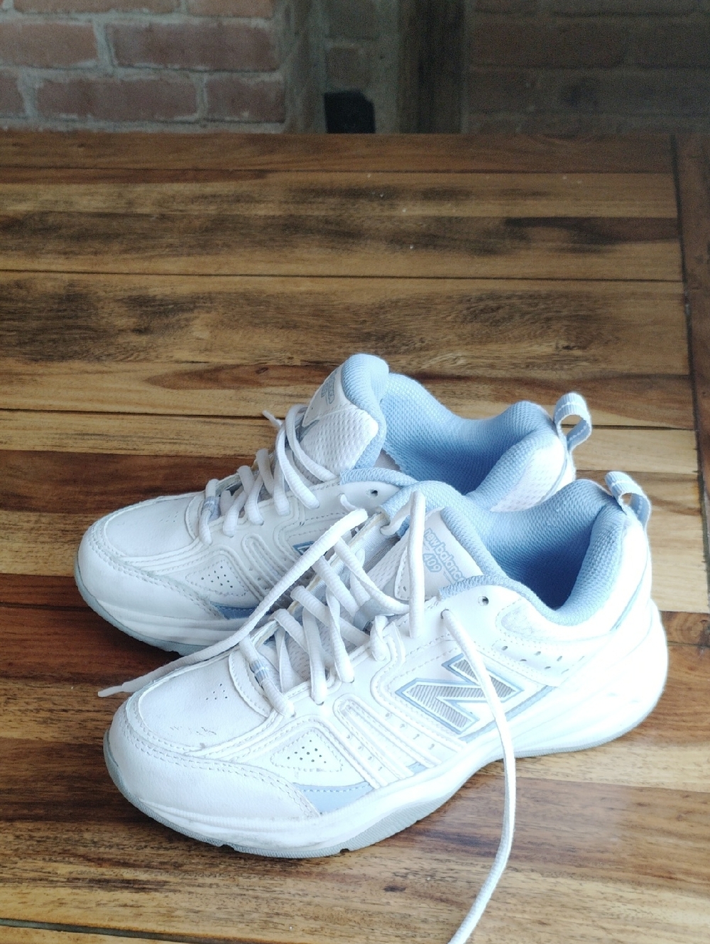 New Balance 409 Dad Sneaker Women's 6